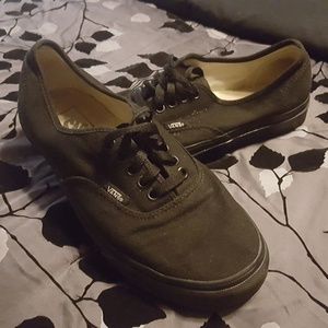 Black unisex Vans